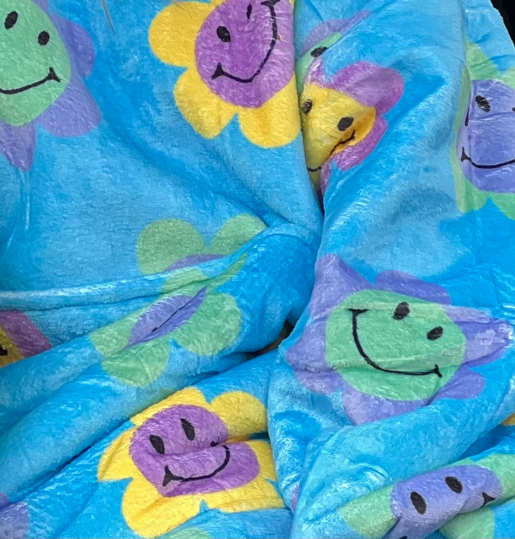 Hooded Cosy Blanket - Blue Smiley Face