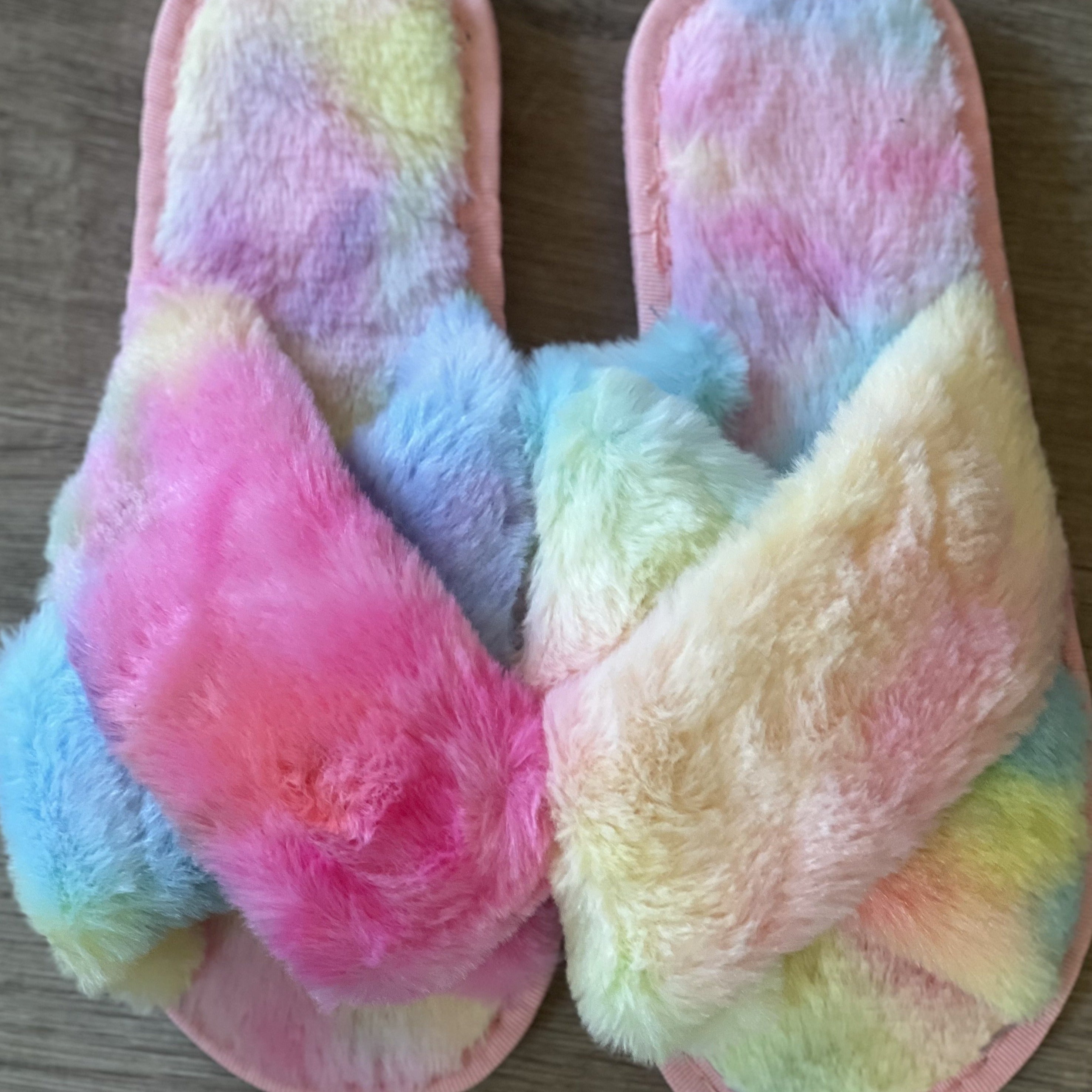 Fluffy Slippers - Rainbow